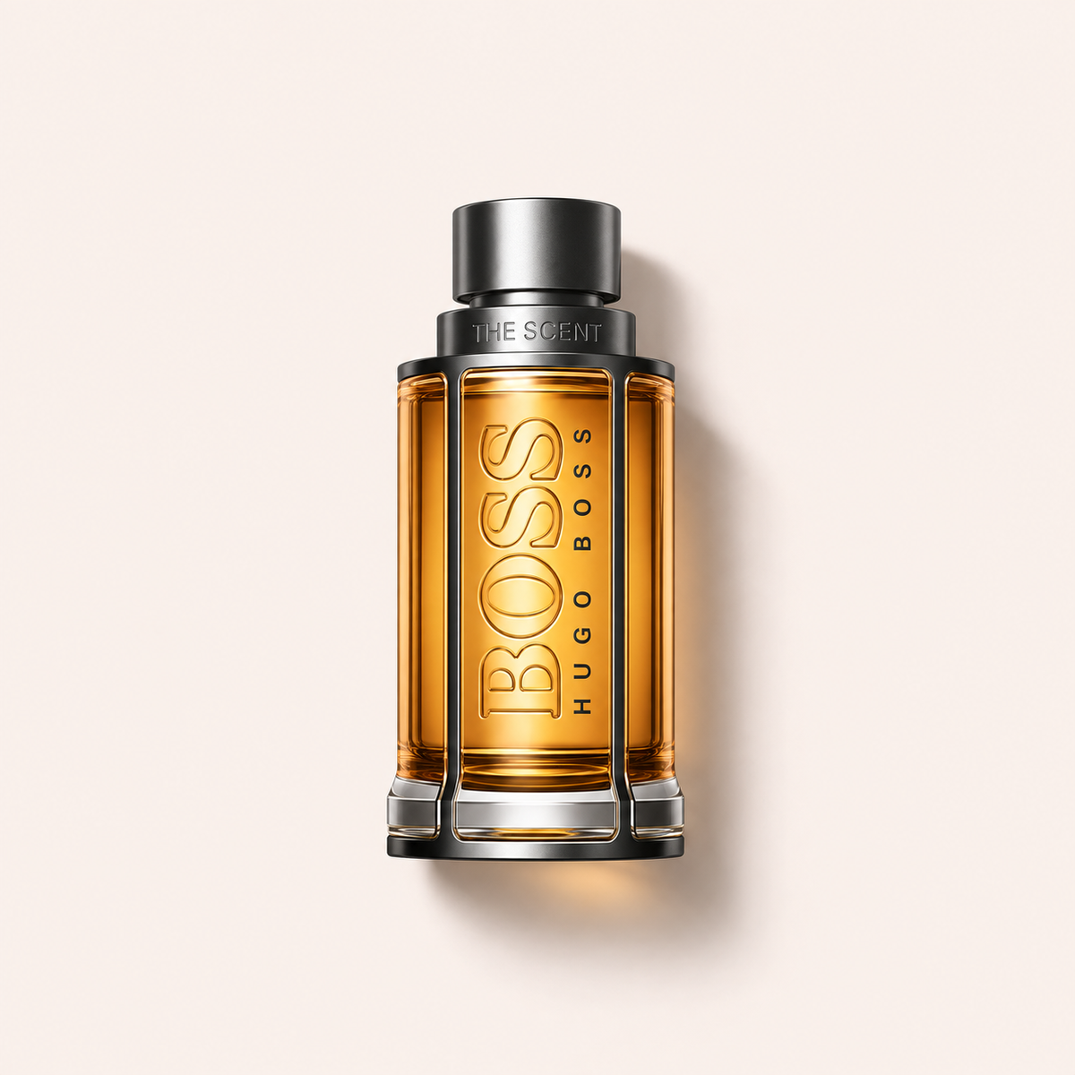 Flakon HUGO BOSS Boss The Scent 2015 EDT 50 ml na béžovém pozadí – MrRizz