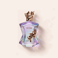 Flakon parfému Maison Asrar Veyra EDP 100 ml na béžovém pozadí – MrRizz
