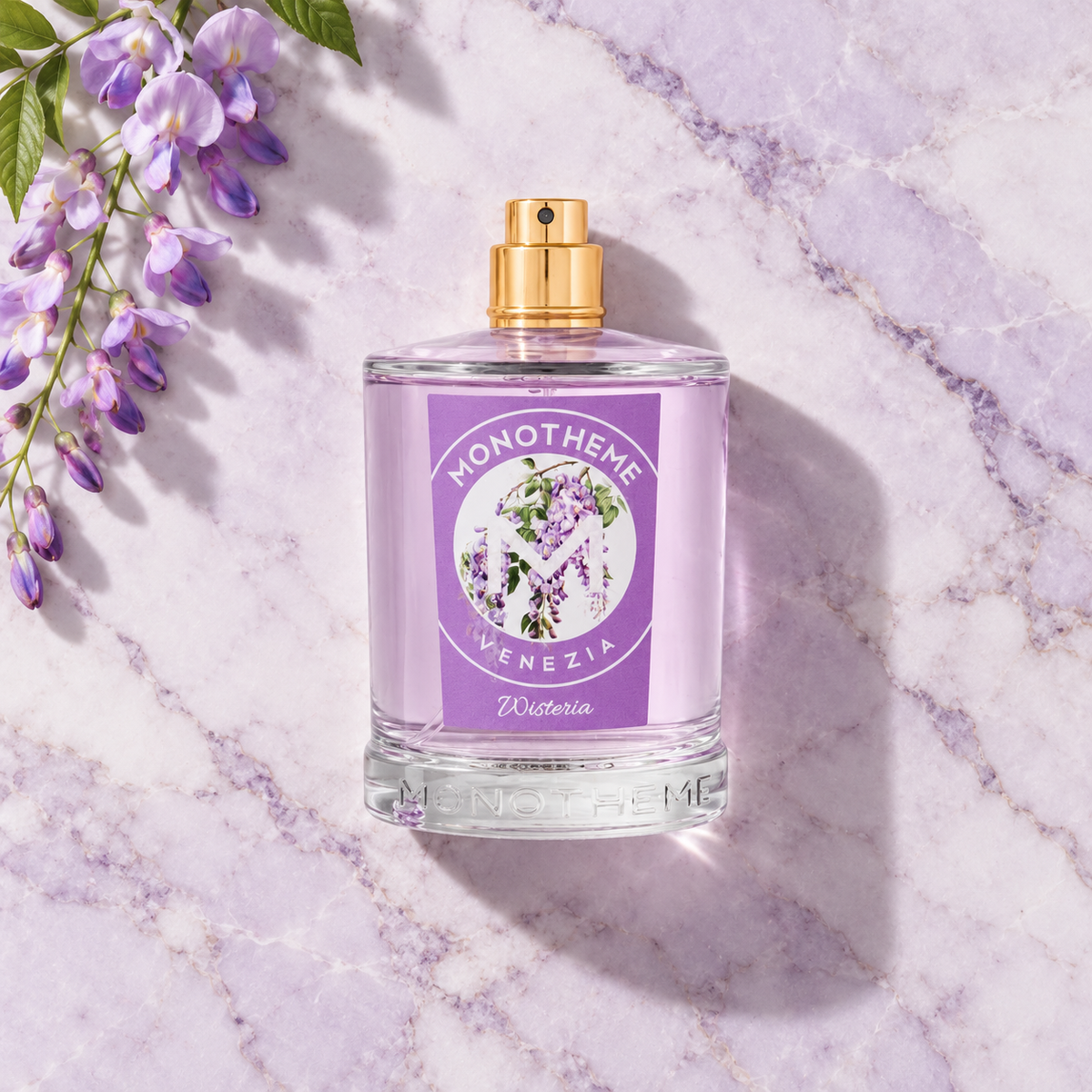 Monotheme Classic Collection Wisteria 100 ml – parfém v prostředí, pohled shora s bočním stínem