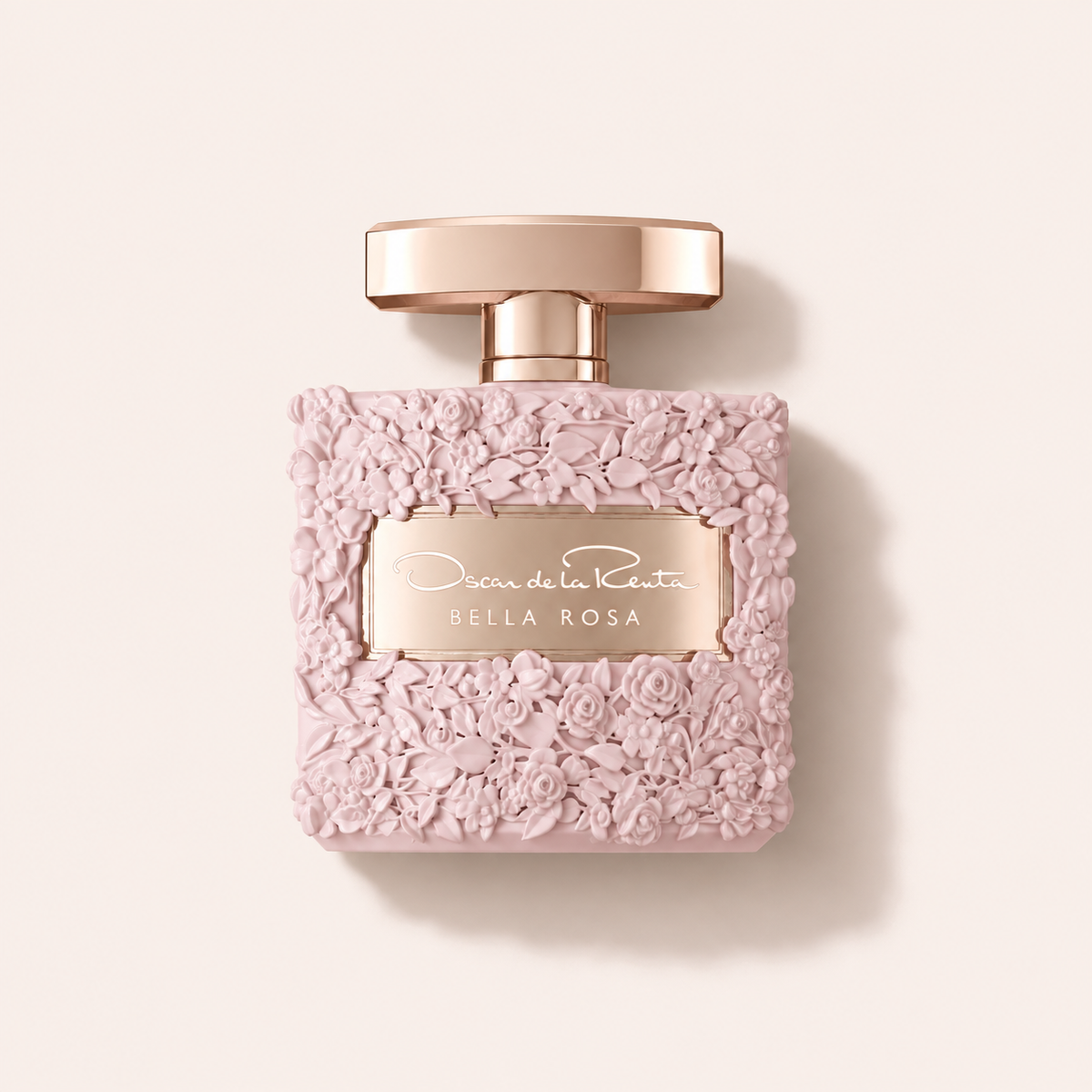 Růžový reliéfní flakon parfémované vody Oscar de la Renta Bella Rosa EDP 100 ml se zlatým uzávěrem – MrRizz
