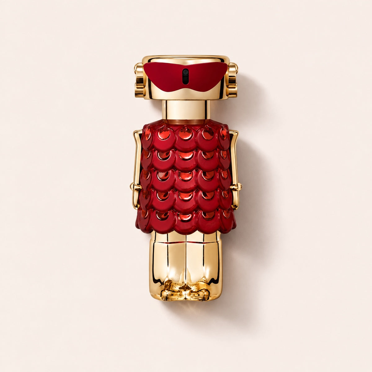 Rabanne Fame In Love Parfum 80 ml, flakon na světlém pozadí – MrRizz