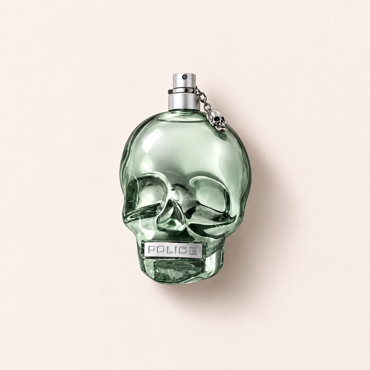 Flakon Police To Be Green EDT 75 ml na béžovém pozadí – MrRizz