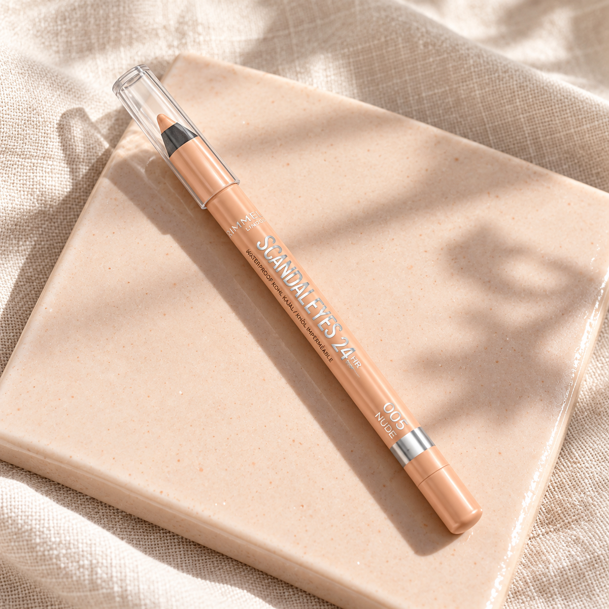 Rimmel London Scandaleyes Waterproof Kohl Kajal 005 Nude – atmosférická fotografie – MrRizz