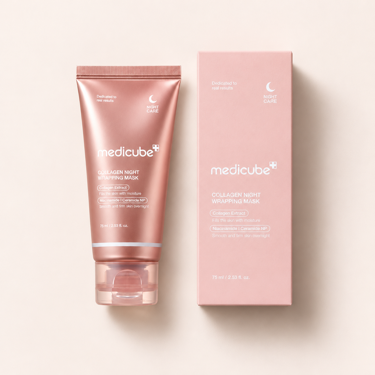 Medicube Collagen Night Wrapping Mask 75 ml – výrobek s odpovídajícím obalem vleže – MrRizz